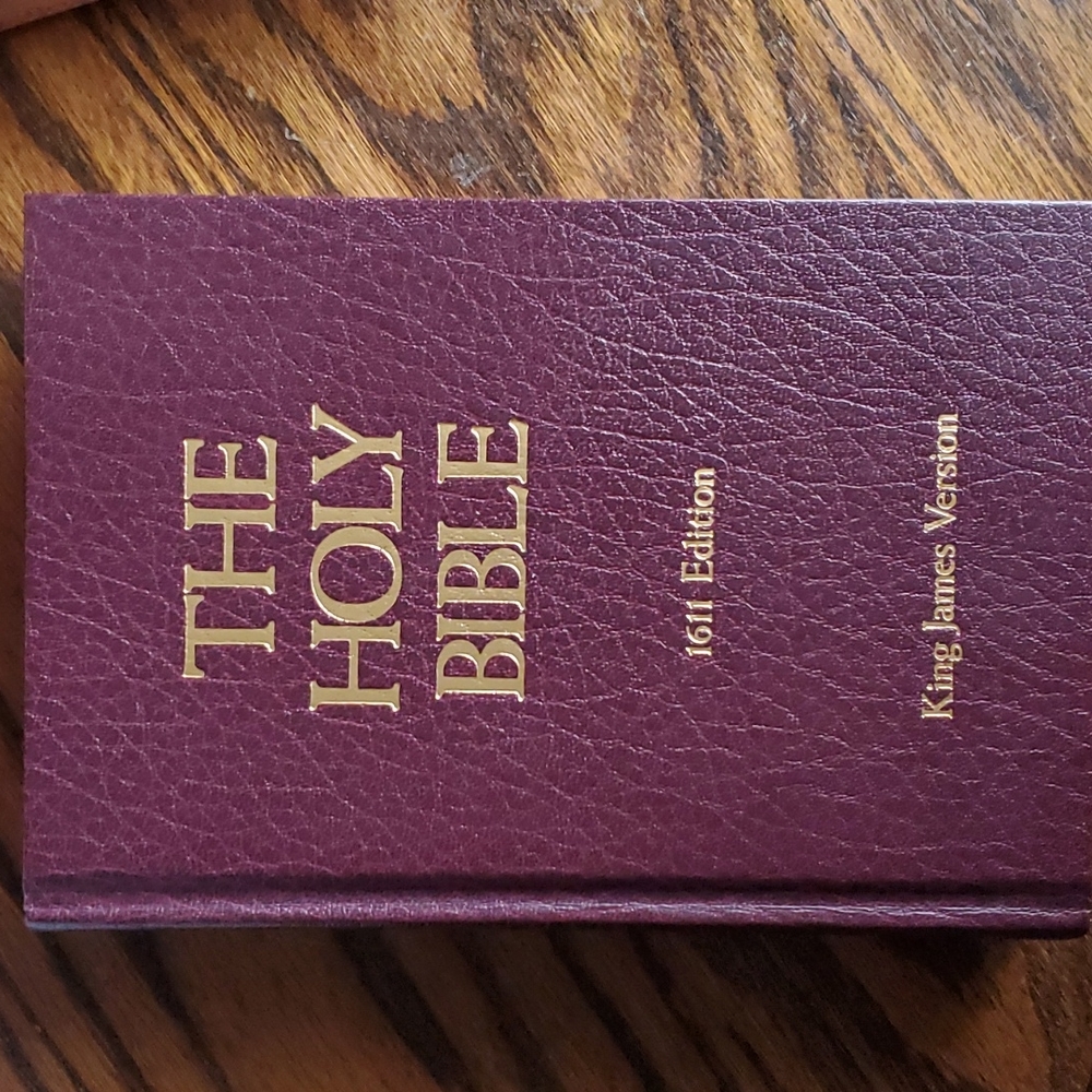 The Holy Bible 1611 Edition KJV LIKE NEW